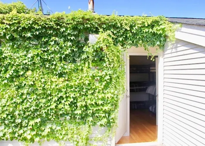 2 Rooftops 2 Car Garage 4 Stories *